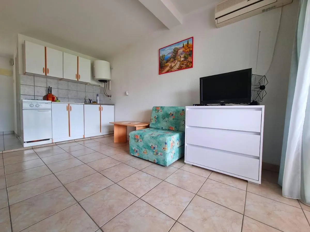 Apartments Seso باغ