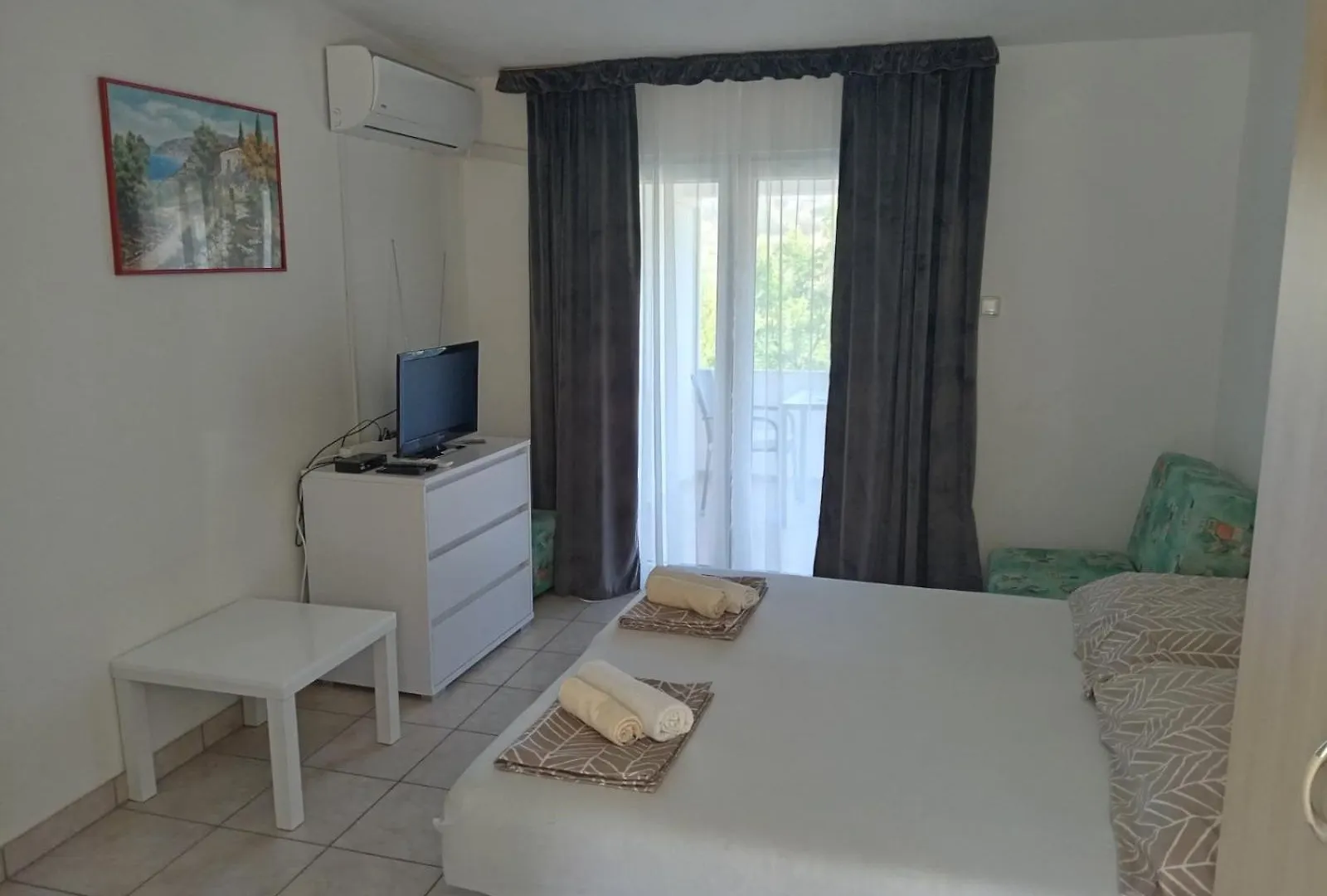 Apartments Seso Pag Town